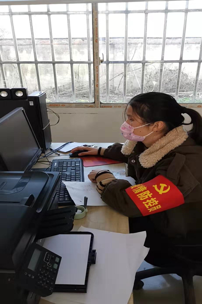 筛选受疫情防控影响贫困户_副本.jpg