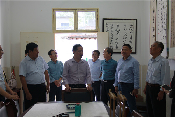 12、实地调研寿县双桥镇离退休党支部.jpg