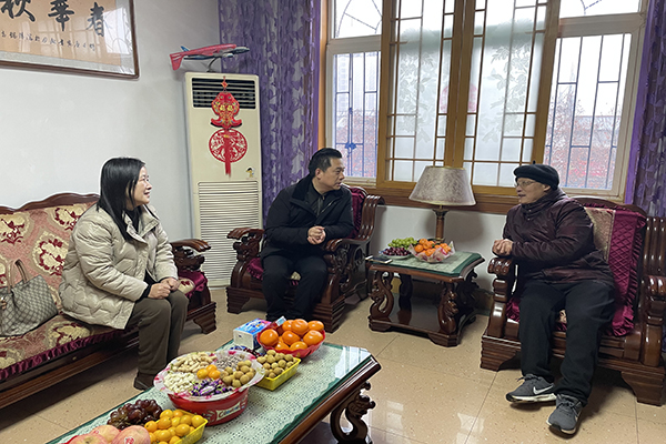 慰问方谦贵.jpg
